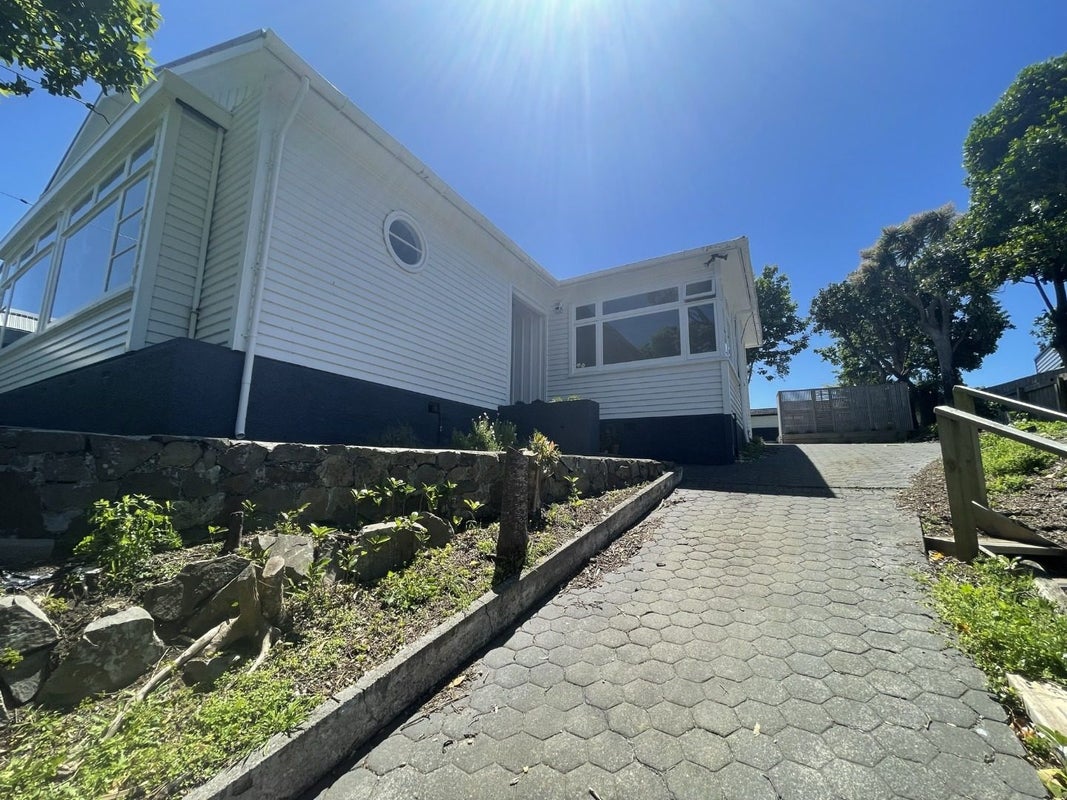 41 Lucknow Terrace, Khandallah, Wellington - Carousel 20