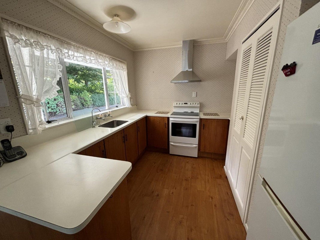 1B Brassey Road, Saint Johns Hill, Whanganui - Carousel 2