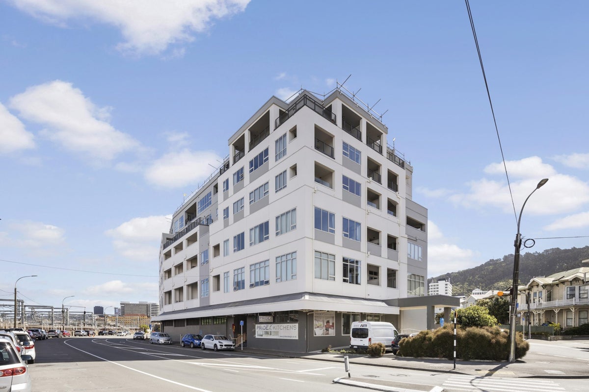 102/107 Thorndon Quay, Pipitea, Wellington - Carousel 13