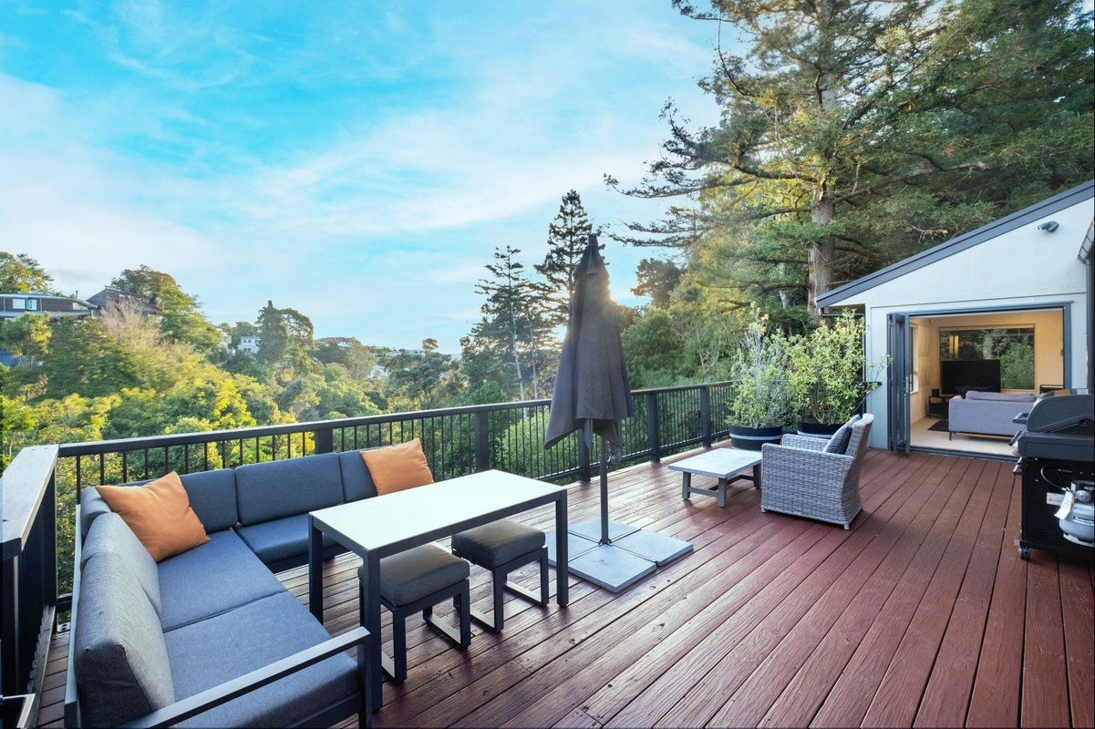 35 Lighthouse Road, Bluff Hill, Napier - Carousel 2