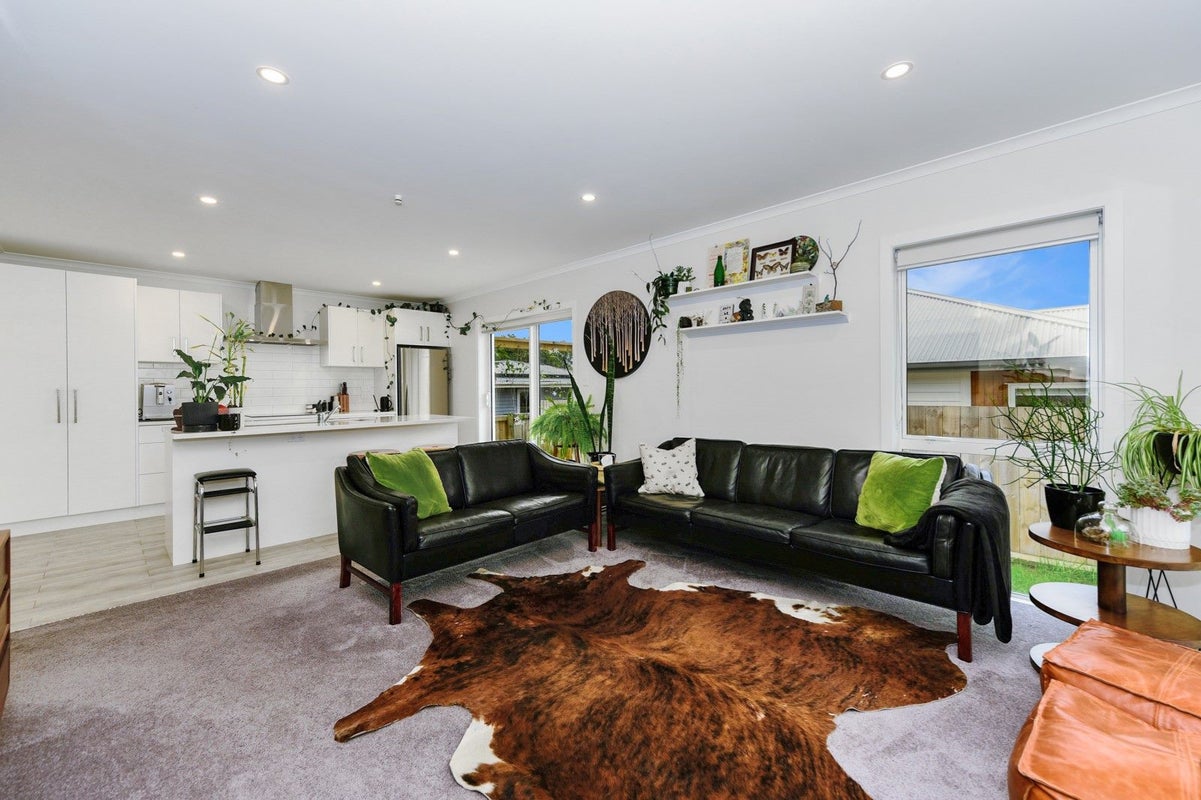 3/3 Brocas Avenue, Hillcrest, Hamilton - Carousel 1