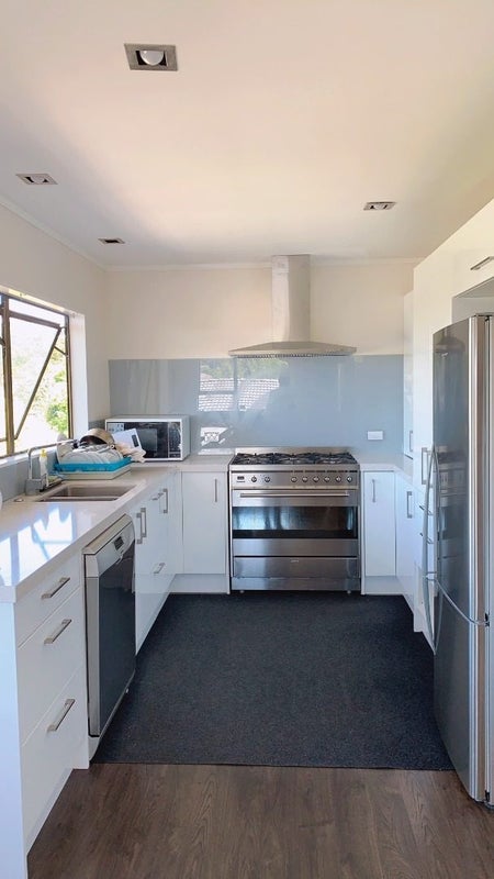 195 Chelsea View Drive, Chatswood, Auckland - Carousel 2