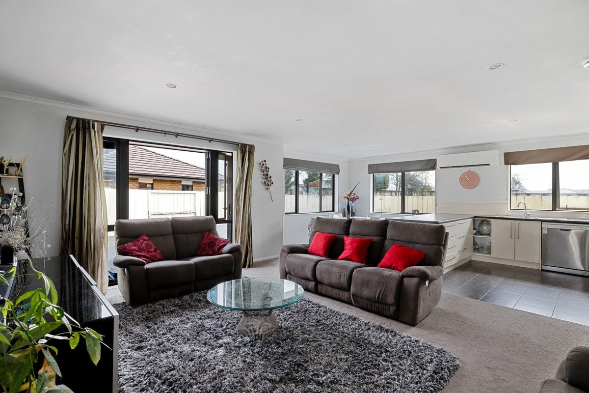 52 Chesham Street, Rototuna North, Hamilton - Carousel 2