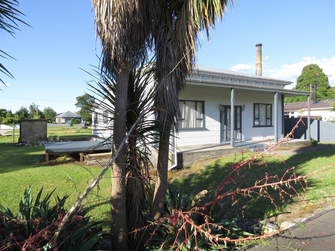 138 Broadway, Reefton, Reefton - Carousel 21