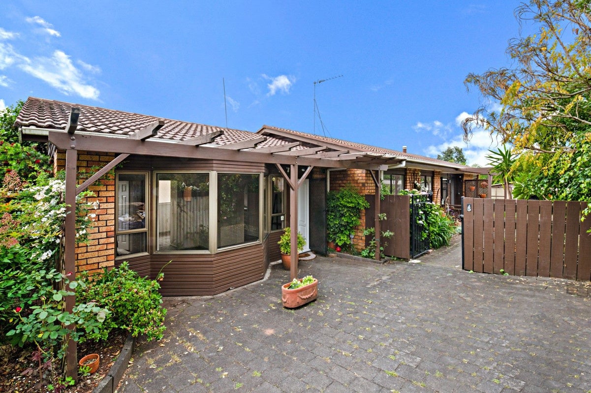 5 Redmount Place, Red Hill, Papakura - Carousel 1