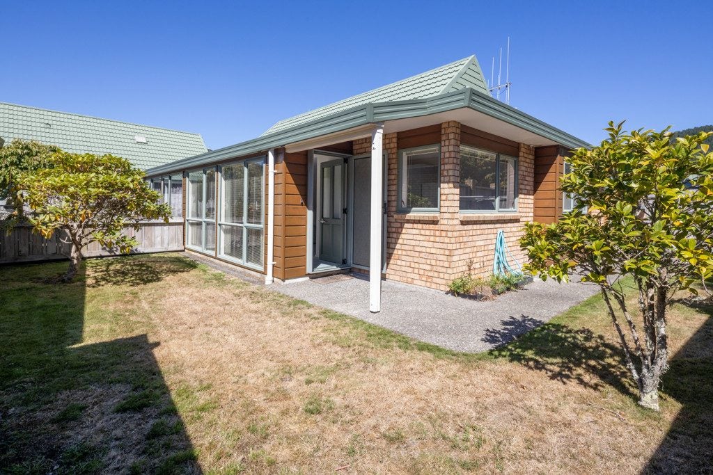 71/42 Main Road, Tawa, Wellington - Carousel 1