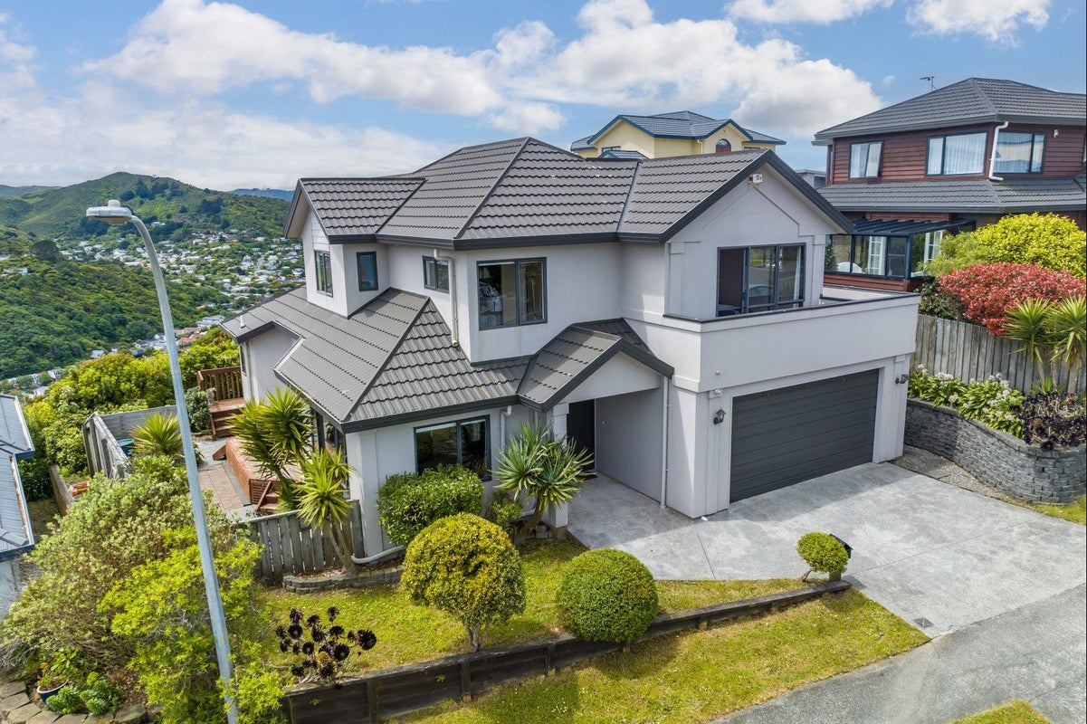 25 Landsdowne Terrace, Karori, Wellington - Carousel 1