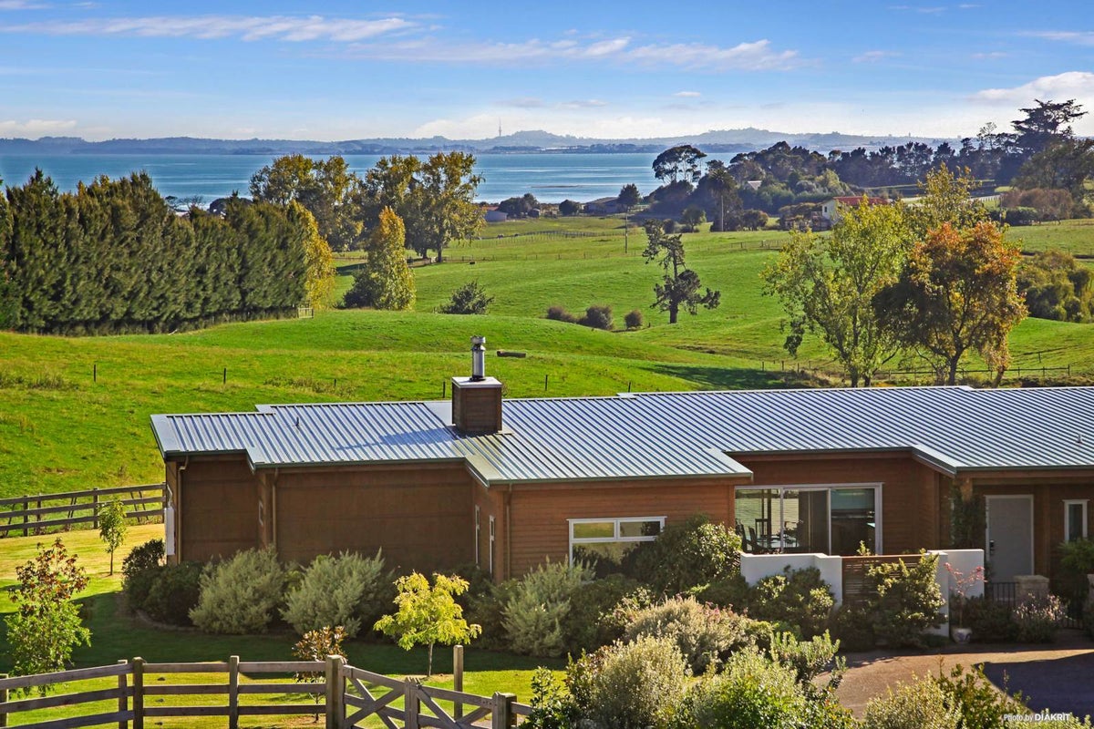 19 Church View Road, Waiau Pa, Pukekohe - Carousel 1