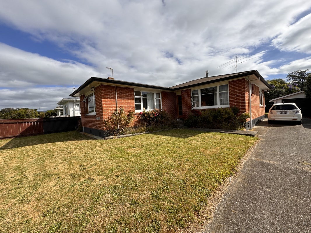 39 Nottingham Avenue, Awapuni, Palmerston North - Carousel 1