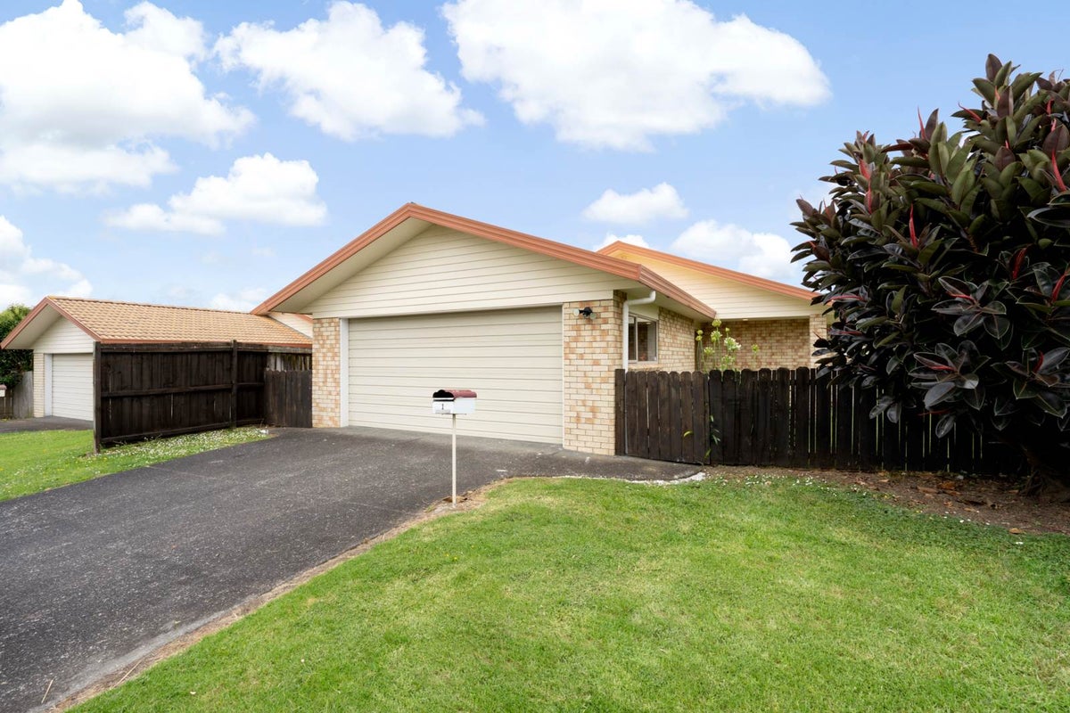 1 Thomas Rea Place, Te Atatu South, Auckland - Carousel 2