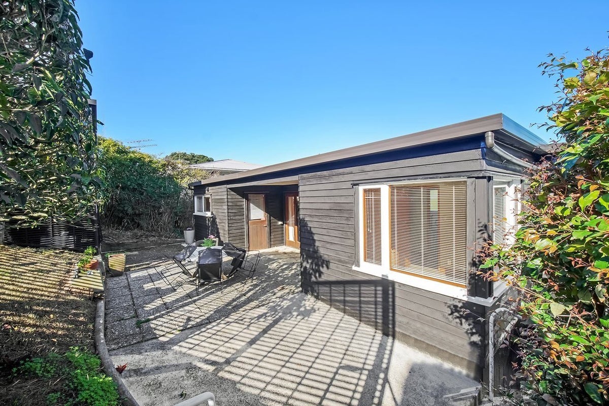 29 Hendry Avenue, Hillsborough, Auckland - Carousel 1