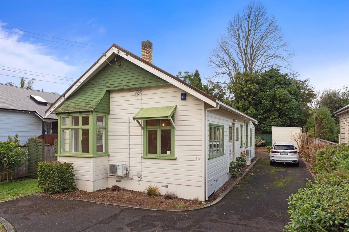 232 River Road, Claudelands, Hamilton - Carousel 1