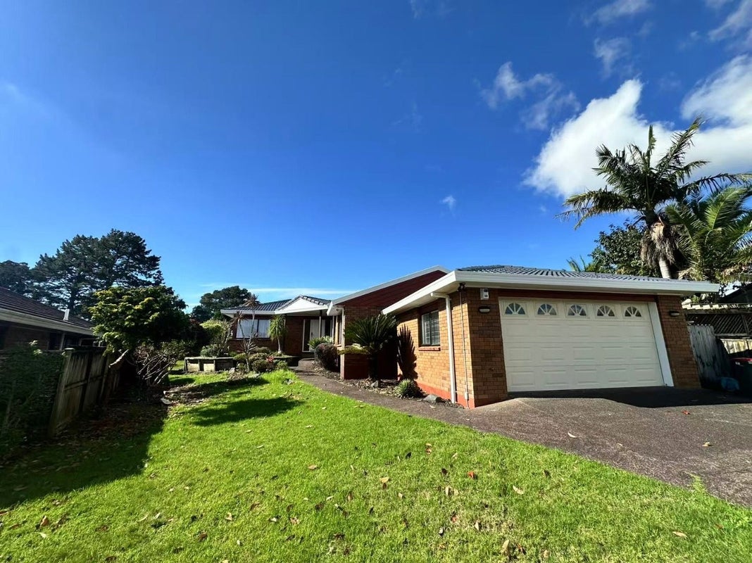 39 Golfland Drive, Golflands, Auckland - Carousel 2