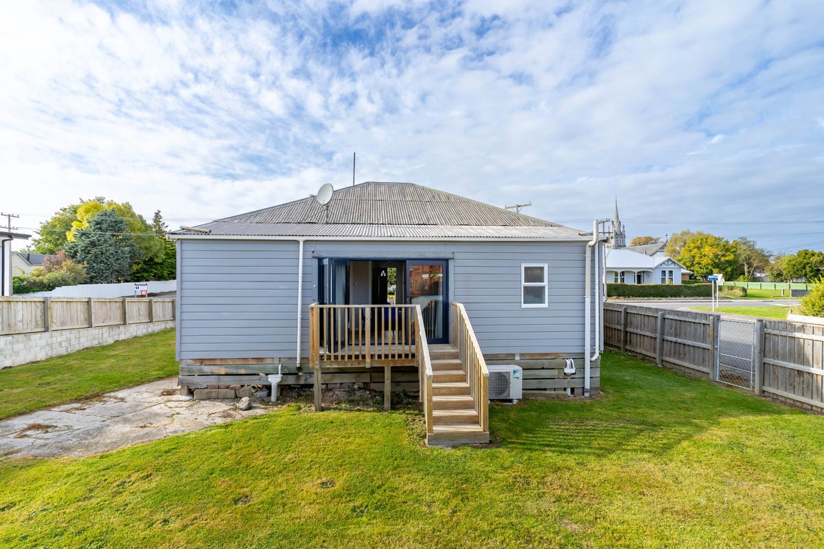 14 Ajax Street, Milton - Carousel 17