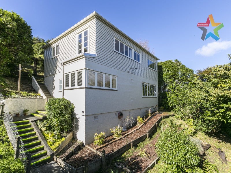65 Sunshine Avenue, Karori, Wellington - Carousel 1