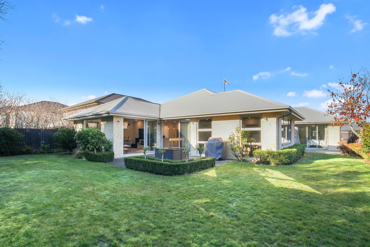 5 Springbrook Lane, Northwood, Christchurch - Carousel 12