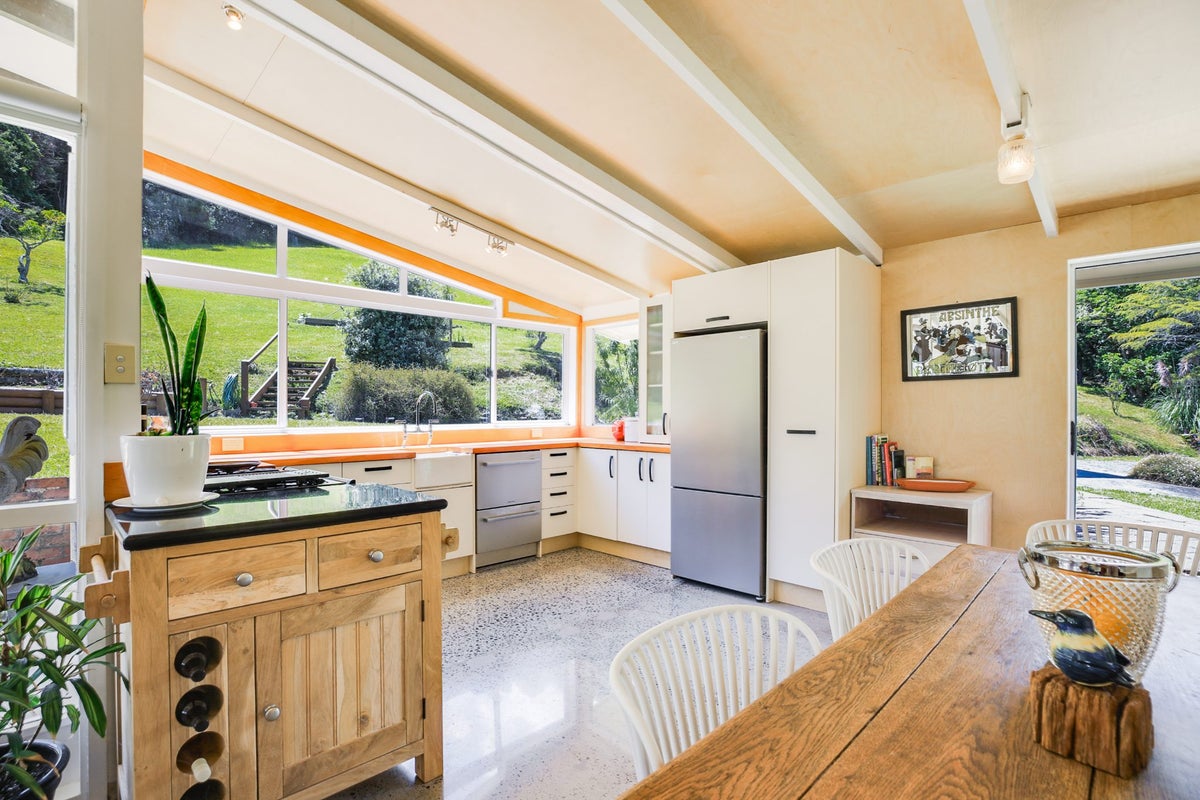 33 Trotter Avenue, Waiomu - Carousel 1