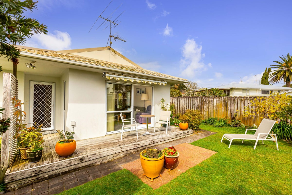 8D Rathgar Road, Henderson, Auckland - Carousel 2