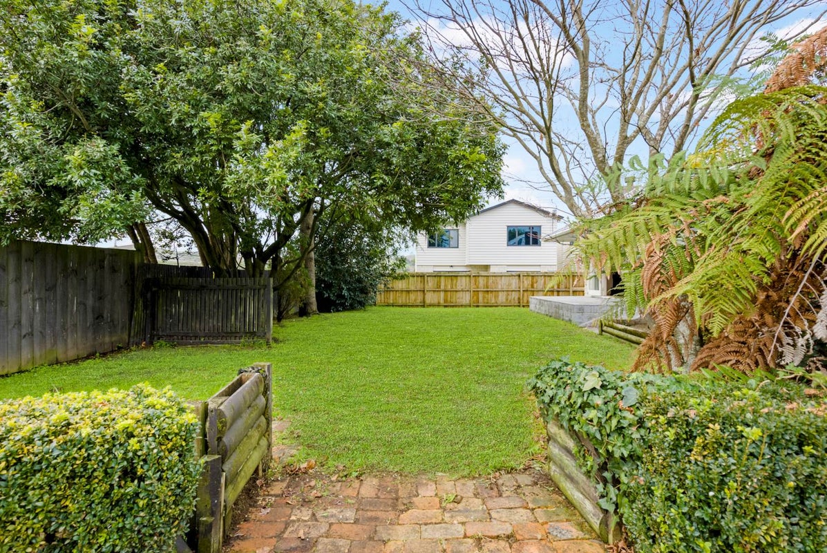 31 Sheehan Avenue, Papakura, Papakura - Carousel 2