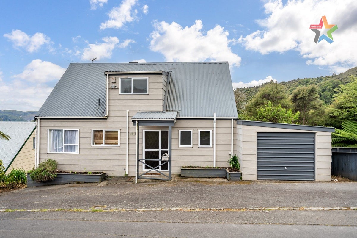 21 Kerkwall Drive, Naenae, Lower Hutt - Carousel 1