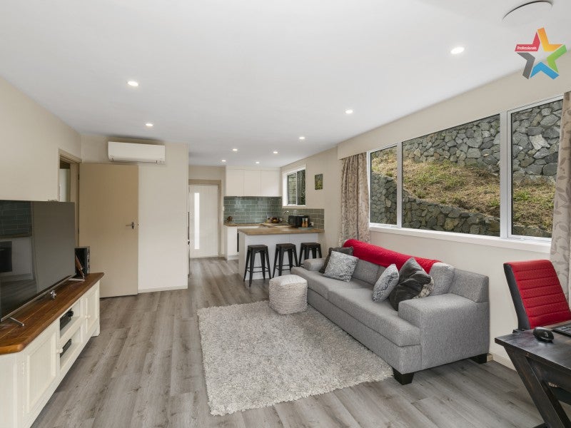 17B Holborn Drive, Stokes Valley, Lower Hutt - Carousel 2