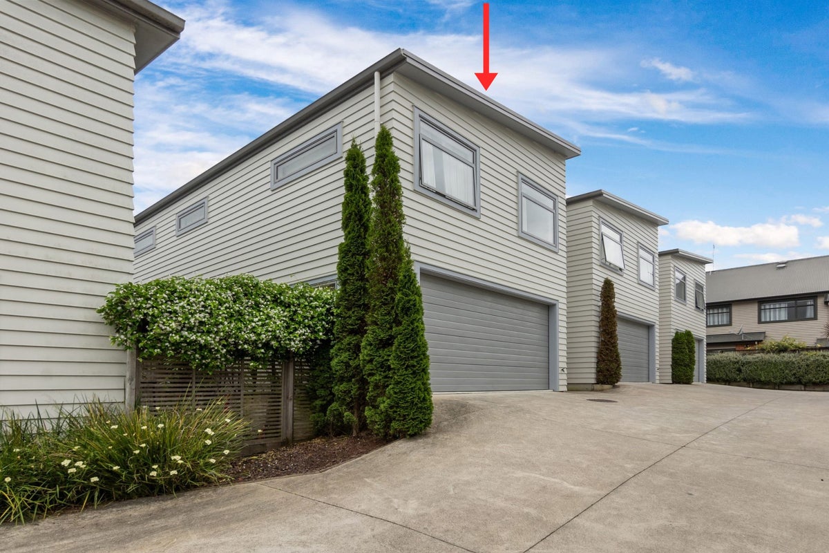 20C Kelvin Place, Hamilton East, Hamilton - Carousel 1