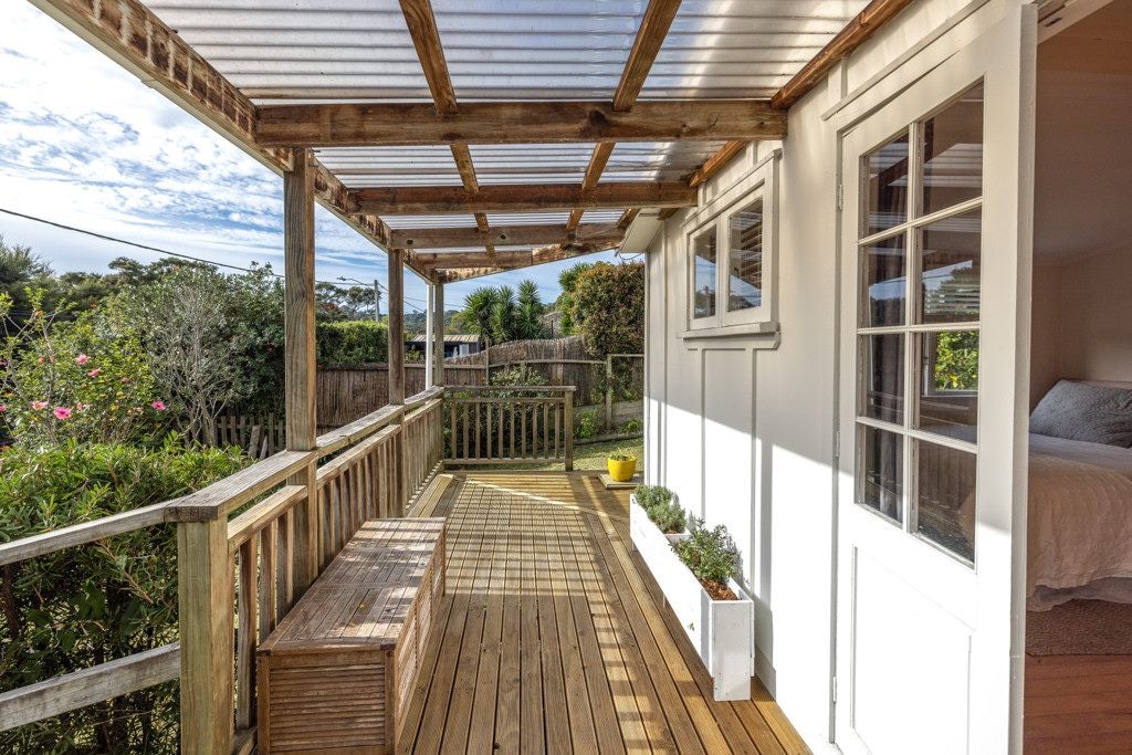 28 Wharf Road, Ostend, Waiheke Island - Carousel 2