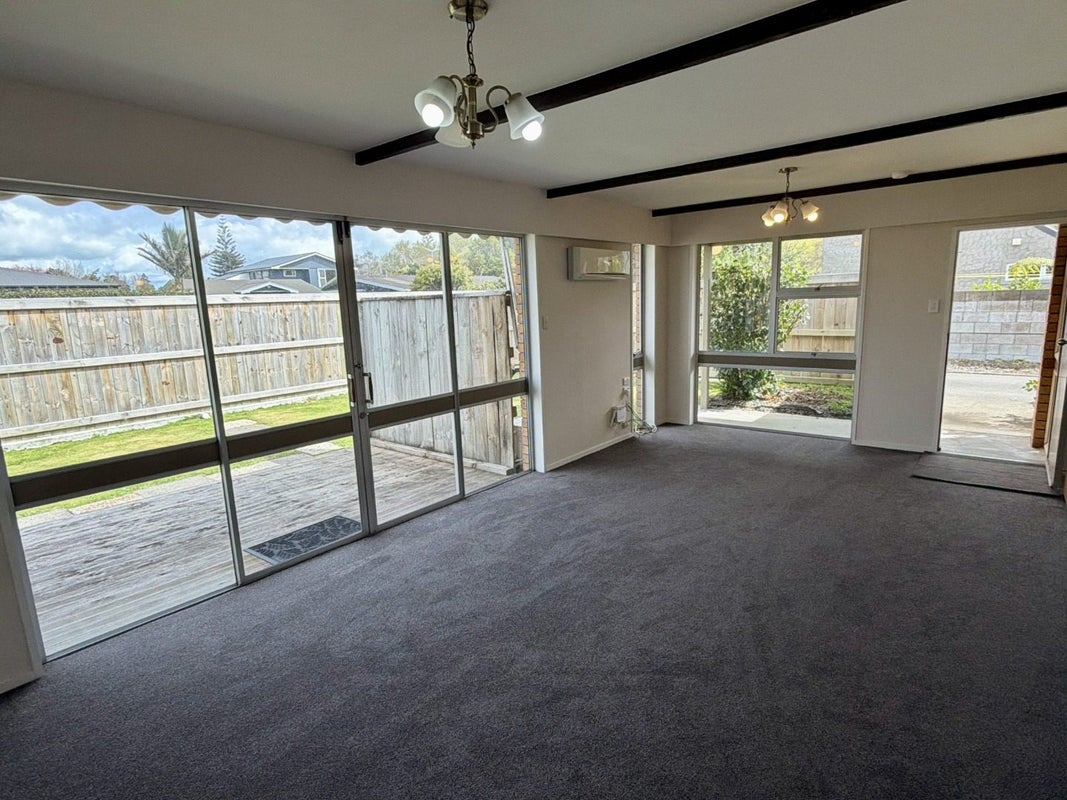 9 Brightwater Terrace, Terrace End, Palmerston North, Manawatu / Whanganui - Carousel 2