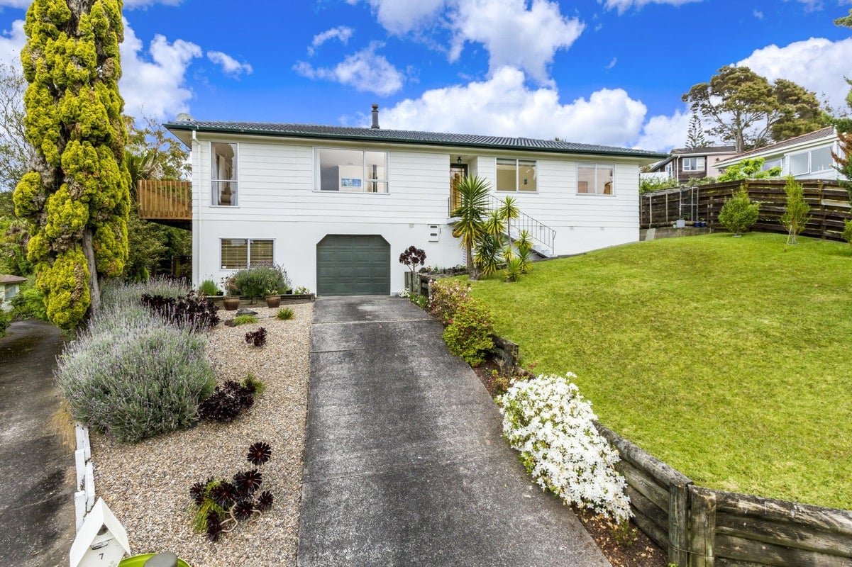 5 Airey Place, Torbay, Auckland - Carousel 2