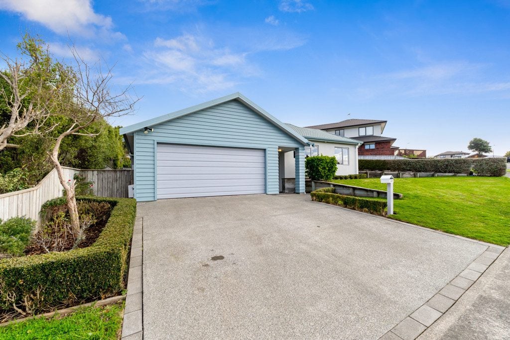 40 Te Puia Drive, Aotea, Porirua - Carousel 21