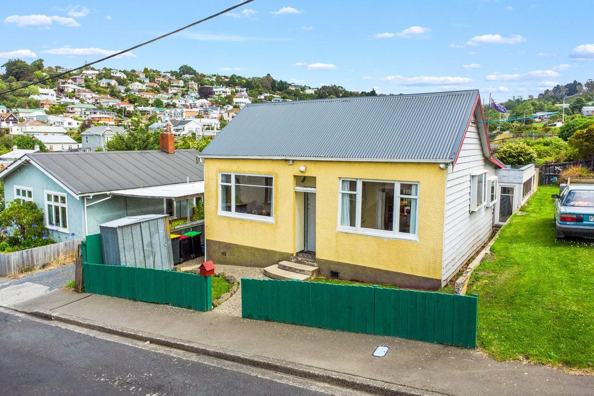 11 Catherine Street, Caversham, Dunedin - Carousel 1