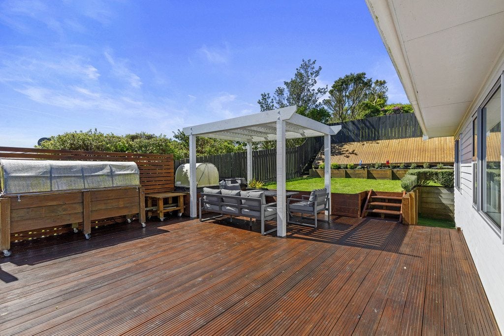 25 Griffiths Grove, Newlands, Wellington - Carousel 25