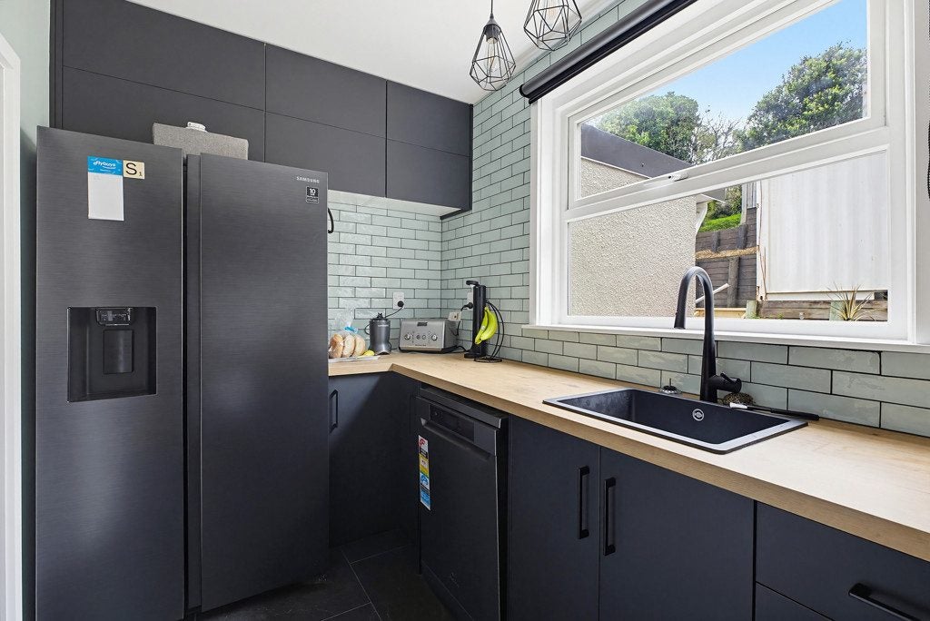 112B Newlands Road, Newlands, Wellington - Carousel 1
