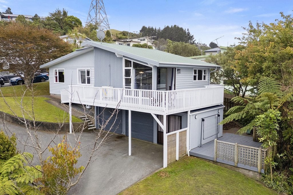 106 Tirohanga Road, Tirohanga, Lower Hutt - Carousel 1