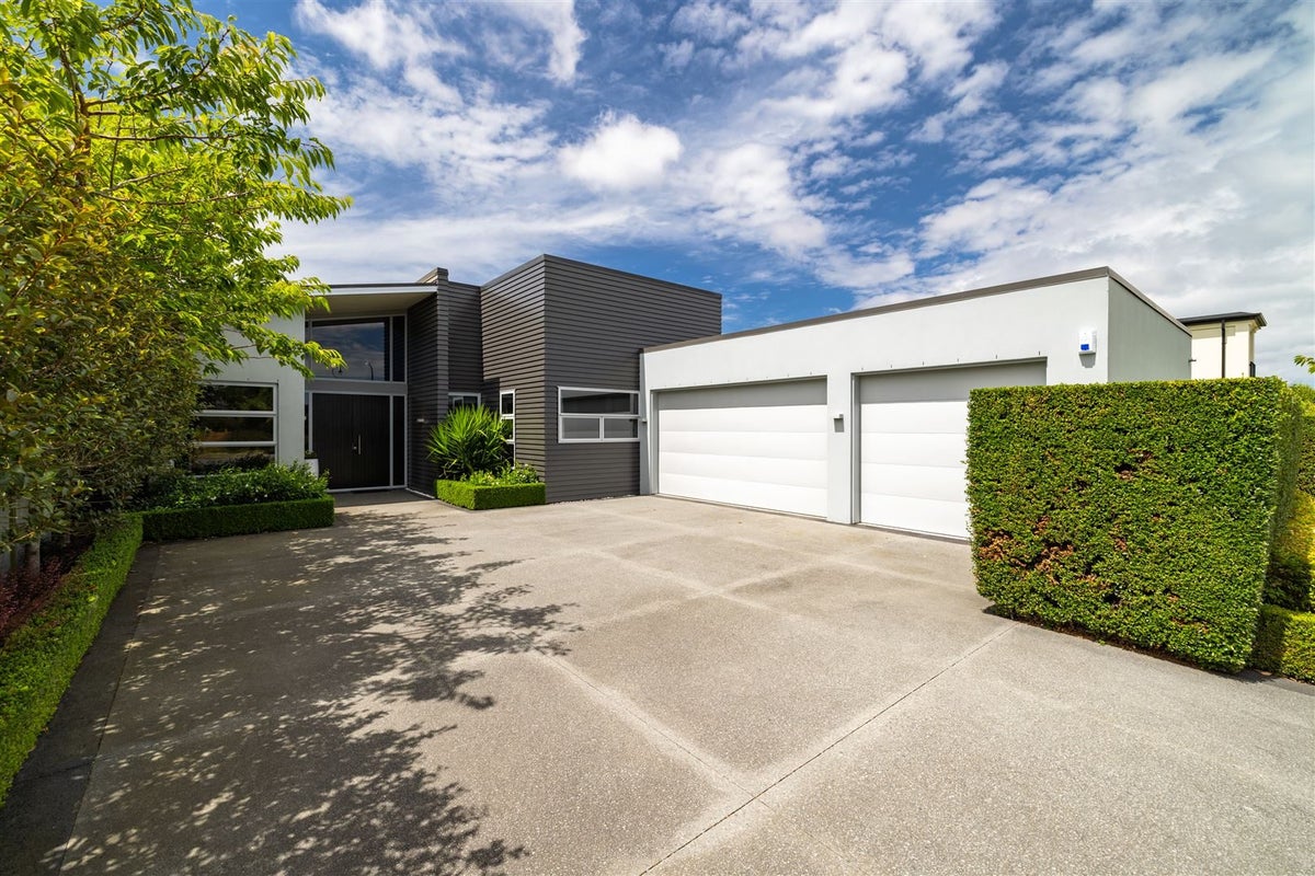 52 Glen Oaks Drive, Northwood, Christchurch - Carousel 1