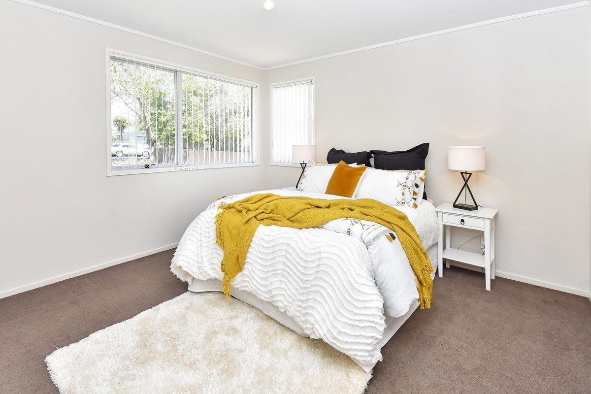 25 Gibbons Road, Weymouth, Auckland - Carousel 2