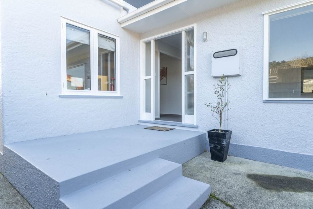 7C Mclellan Street, Tawa, Wellington - Carousel 18