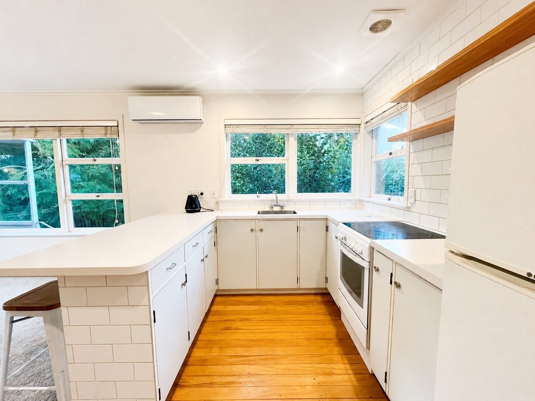 4/143 Point Chevalier Road, Point Chevalier, Auckland - Carousel 2