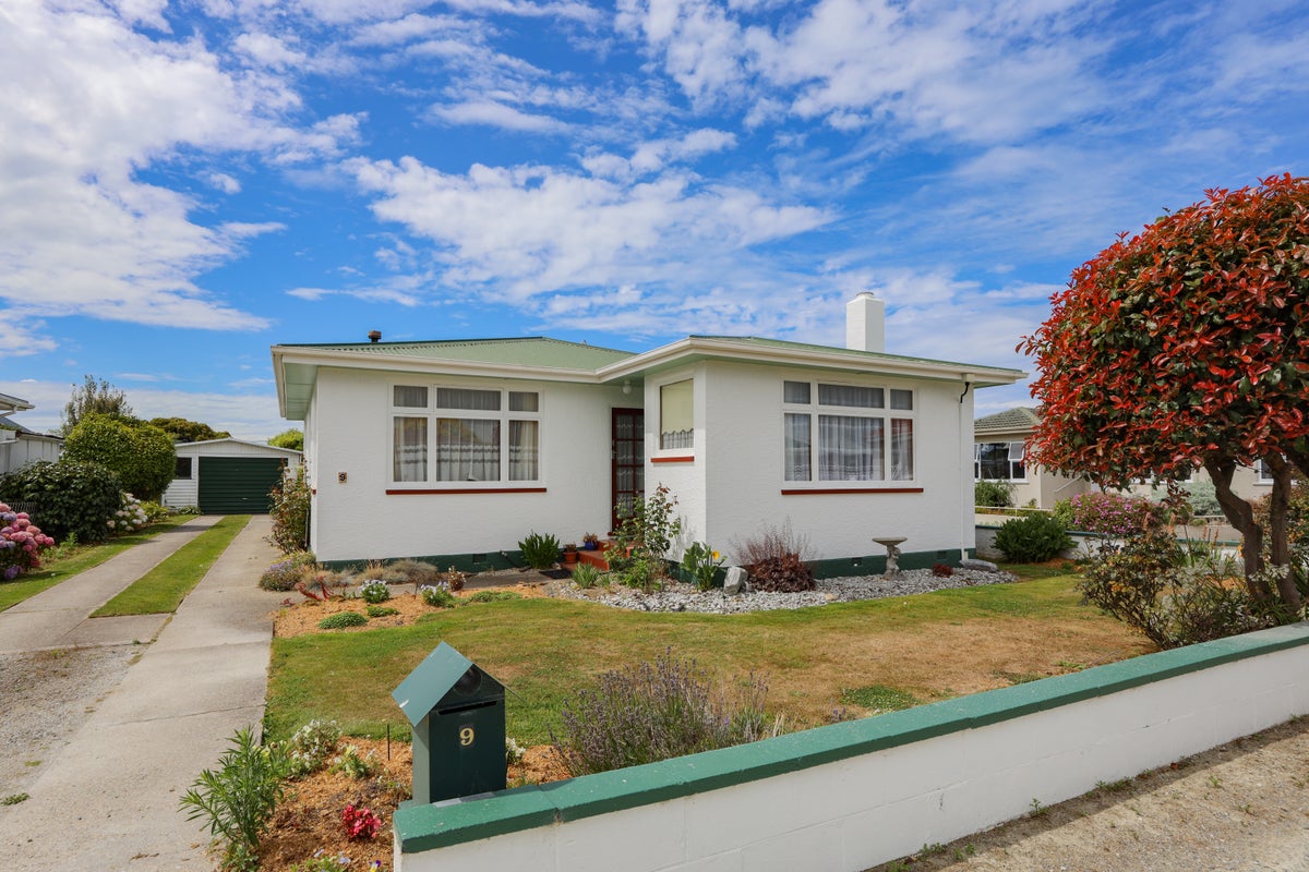 9 Elizabeth Crescent, Oamaru North, Oamaru - Carousel 1