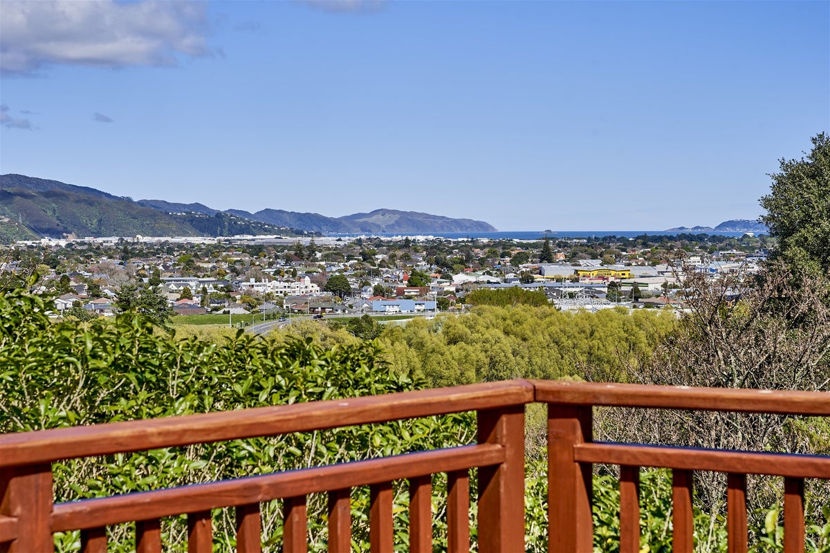 10 Wairere Road, Belmont, Lower Hutt - Carousel 2