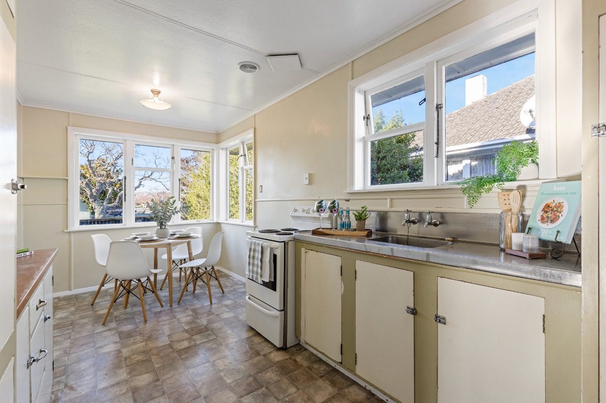 32 Cardiff Street, Awapuni, Palmerston North - Carousel 2
