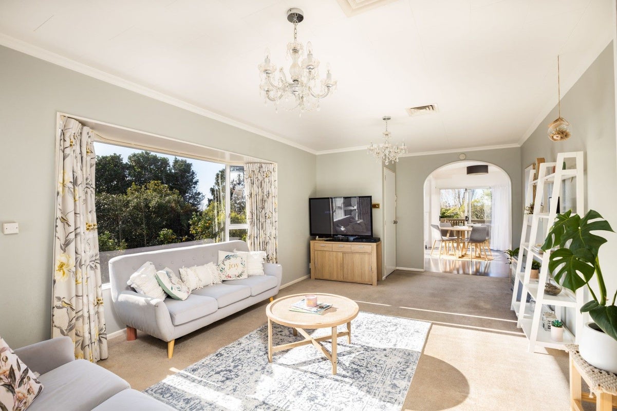 18A Tainui Street, Welbourn, New Plymouth - Carousel 1