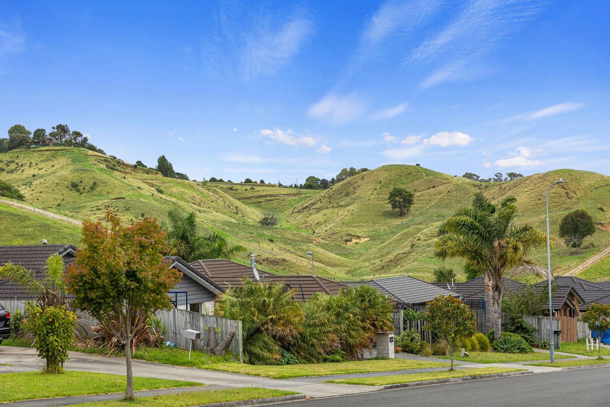 129 Ballintoy Park Drive, Welcome Bay, Tauranga - Carousel 20