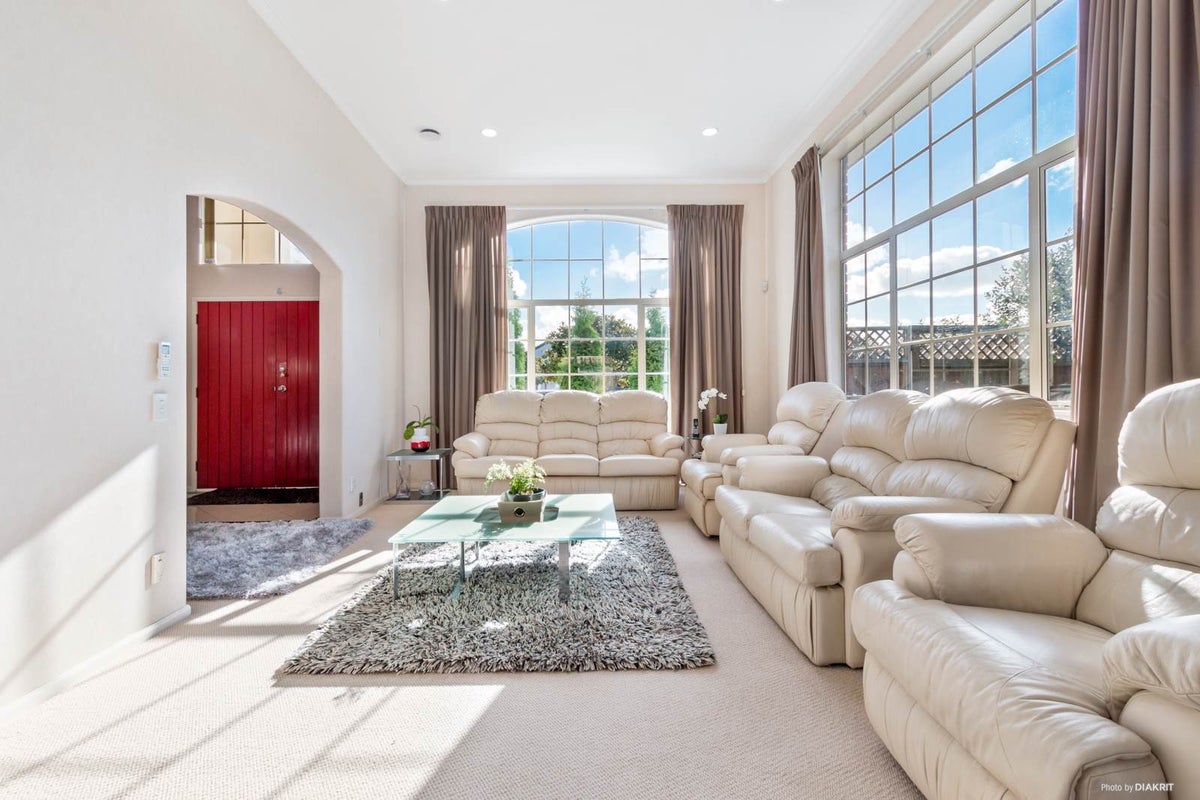 9 Carousel Crescent, East Tamaki Heights, Auckland - Carousel 2