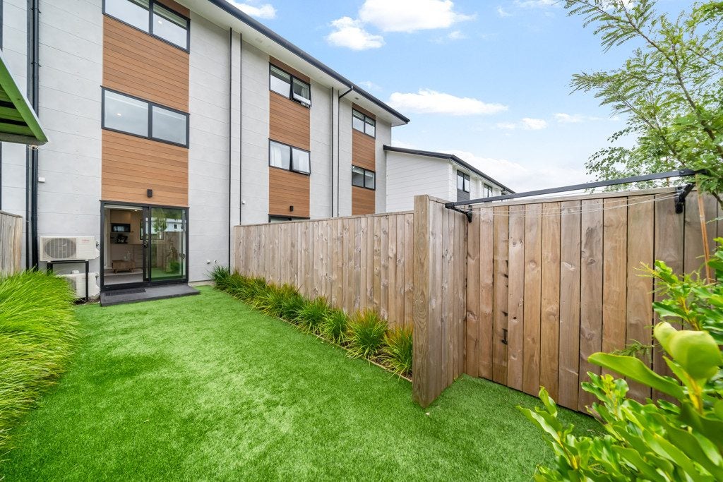 5/320 Oxford Terrace, Avalon, Lower Hutt - Carousel 1