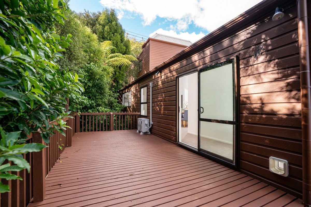16 Garden Road, Northland, Wellington - Carousel 2