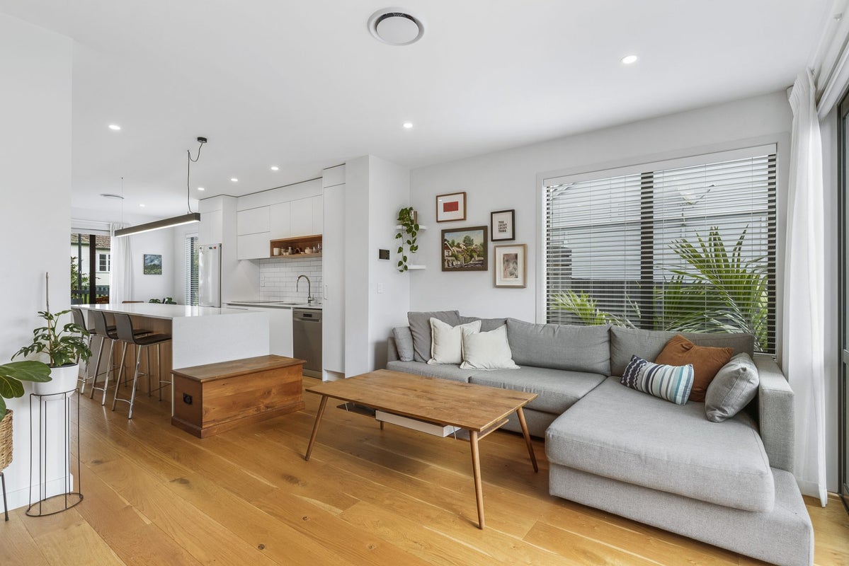 11B Range View Road, Mount Albert, Auckland - Carousel 2