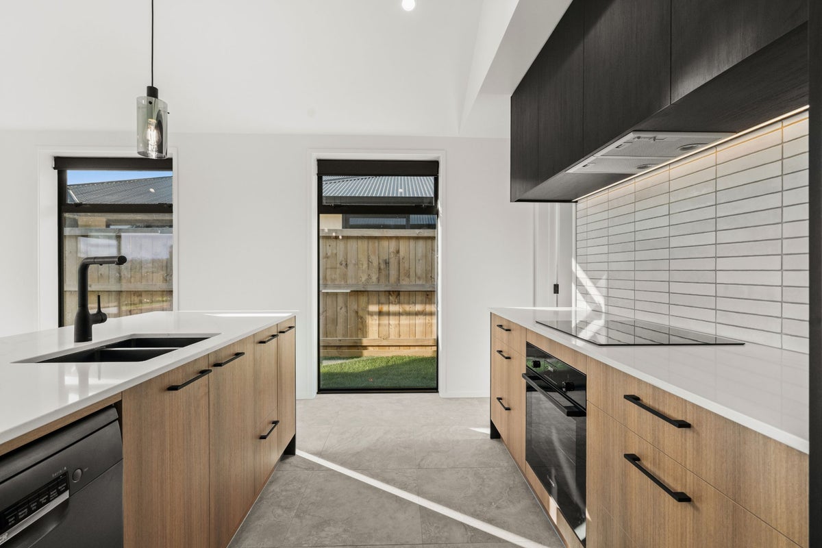 9 Cowell Crescent, Pyes Pa, Tauranga - Carousel 2