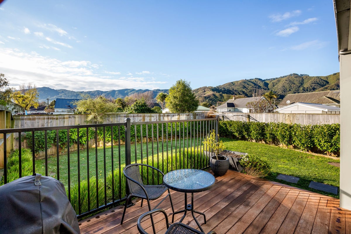 5/6 Bertram Grove, Naenae, Lower Hutt - Carousel 2