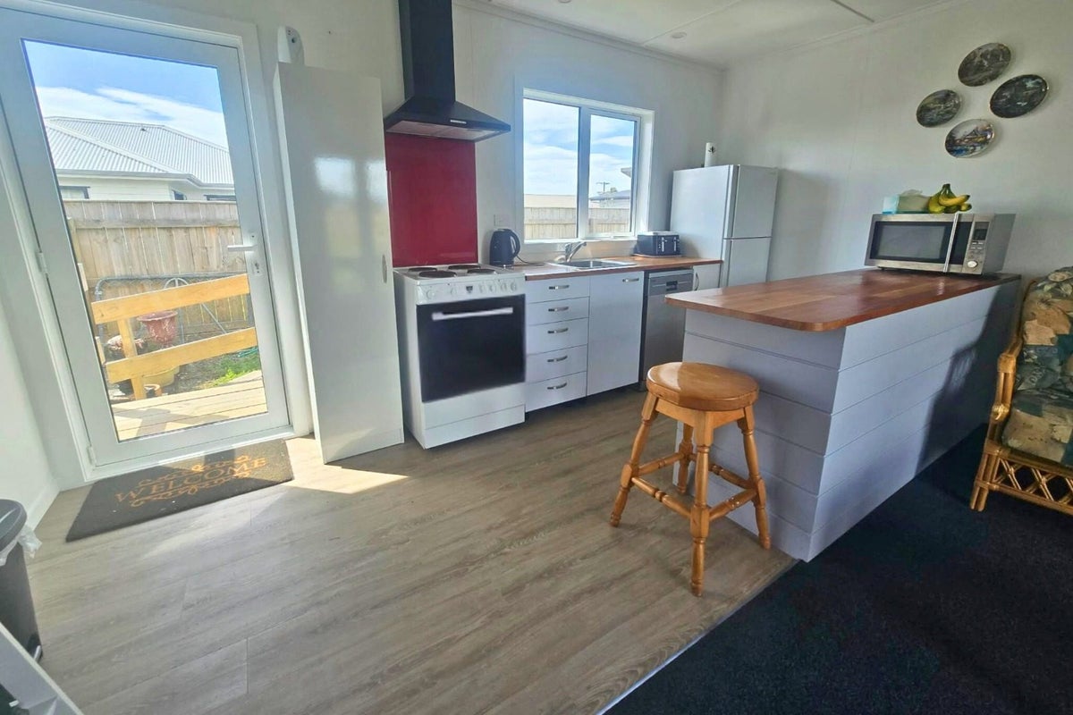 4/26 Roberts Road, Lansdowne, Masterton - Carousel 2